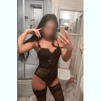 Шалена киця чекає на тебе ,